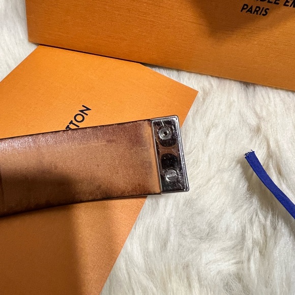 Authentic Louis Vuitton unisex leather belt, size 95. - Picture 3 of 7